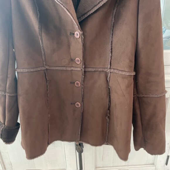 ALFANI PRE-OWNED BROWN PLUSH COAT JACKET SIZE M